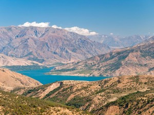 4 Danau di Asia Tengah Ini Indahnya Bukan Main