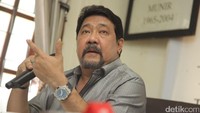 Keempat, Presiden segera membentuk TPF baru dengan kewenangan yang lebih kuat dengan anggota tidak hanya terdiri dari unsur pemerintah tapi juga unsur masyarakat.