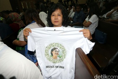 Pendukung Mirna dan Jessica Penuhi Sidang Vonis