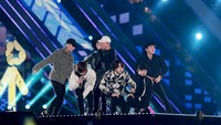 BTOB beraksi lewat lagu Beep Beep dan Its Okay.