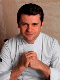 <i>Chef</i> Enrico Bartolini Suguhkan Hidangan Italia Klasik Kontemporer di <i>Rosso Restaurant</i>