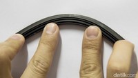 Hasil pengujian ozone untuk wiper Bosch, karet tidak retak. Ist/Bosch.