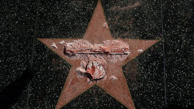 Wujud bintang Walk of Fame milik Trump usai dirusak
