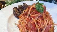 Sementara Pancious meluncurkan 5 menu Barat baru yang tampilannya turut didominasi warna merah dan hitam. Ox Tongue Arrabiata (Rp 72.000) berupa spaghetti dengan saus arrabiata. Diberi topping lidah sapi lembut, terung dan basil.