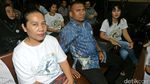 Pendukung Mirna dan Jessica Penuhi Sidang Vonis