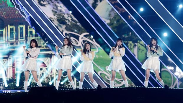 Menuju #HariPatahHatiNasional, Serunya Konser Music Bank di Jakarta