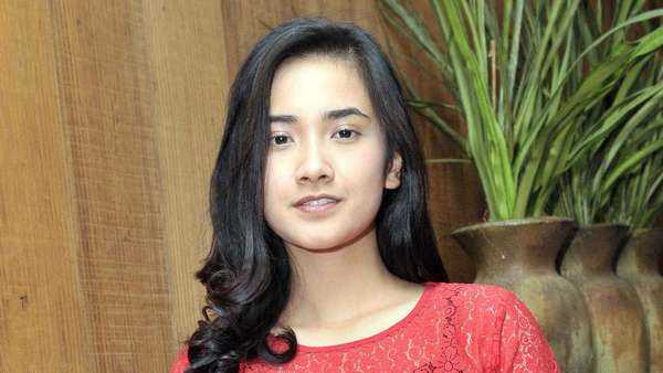Pesona Nadya Arina Pesona Nadya Arina
