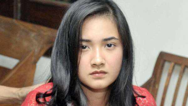 Pesona Nadya Arina Pesona Nadya Arina