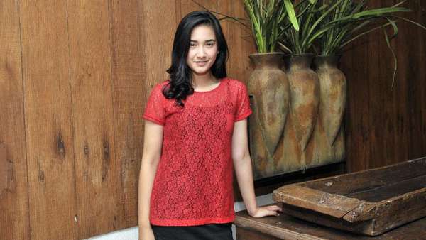 Pesona Nadya Arina Pesona Nadya Arina