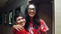 Aming bersama Evelyn saat ditemui di kawasan Epicentrum, Kuningan belum lama ini. Pool/Gus Mun/detikFoto.