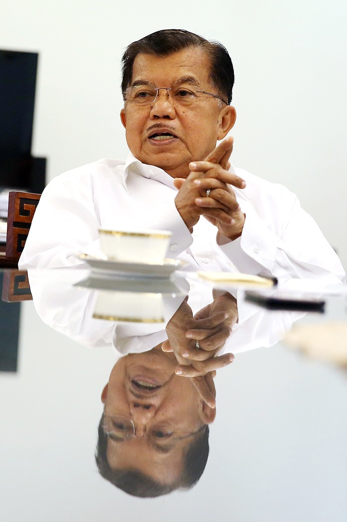 JK Melayat ke Keluarga Pengusaha Thohir