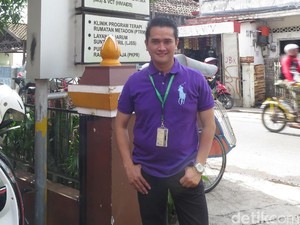 Kisah Pak Dokter Ganteng yang Jadi Tempat Curhat Para PSK