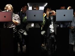 Cantiknya MacBook Pro + Touch Bar, Laptop Rp 23 Juta