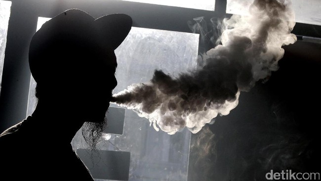 5 Alasan Rokok Elektronik Harus Dilarang