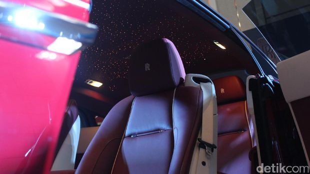 Dahsyat, Peringati Sumpah Pemuda Rolls-Royce Buat Mobil Spesial