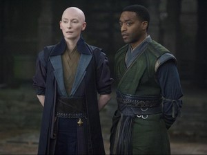 Doctor Strange Kokoh, Arrival Panjat Tangga Box Office