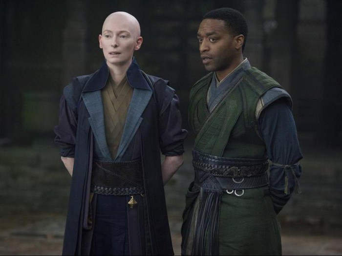 Doctor Strange Kokoh, Arrival Panjat Tangga Box Office