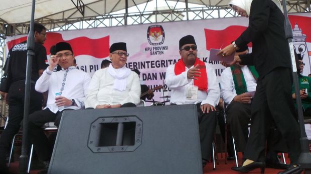 Wahidin-Andika dan Rano-Mulya Teken Komitmen Kampanye Damai Berintegritas