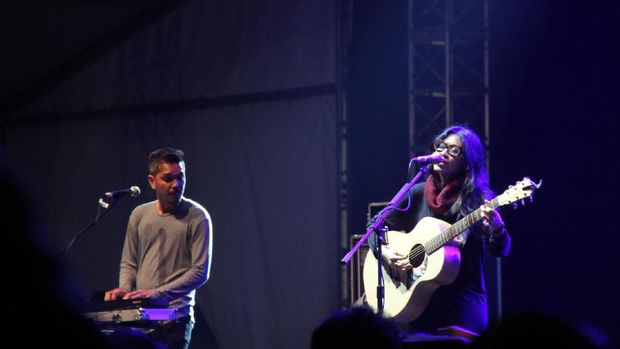 Penampilan Haru DDHEAR Di Synchronize Fest 2016