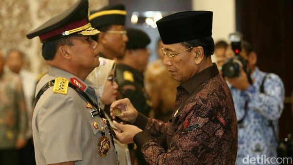 Wiranto Resmikan Tim Saber Pungli