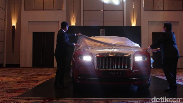 Manajemen Rolls-Royce Asia Pasifik membuka selubung mobil