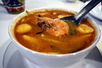 Sup tom yam khas Thailand.