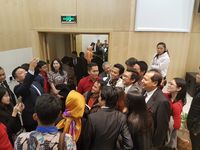 Hebohnya Launching Buku 'Chairul Tanjung Si Anak Singkong' Versi China