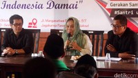 Sejumlah tokoh memaparkan pendapatnya.