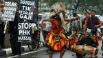 Karyawan Bank Danamon Tolak PHK Massal