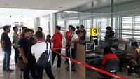  AirAsia Tujuan Kuala Lumpur Delay di Juanda, Penumpang Protes