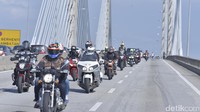 Ini pemotor yang melintas di jalan Tol Malaysia. Foto: Honda