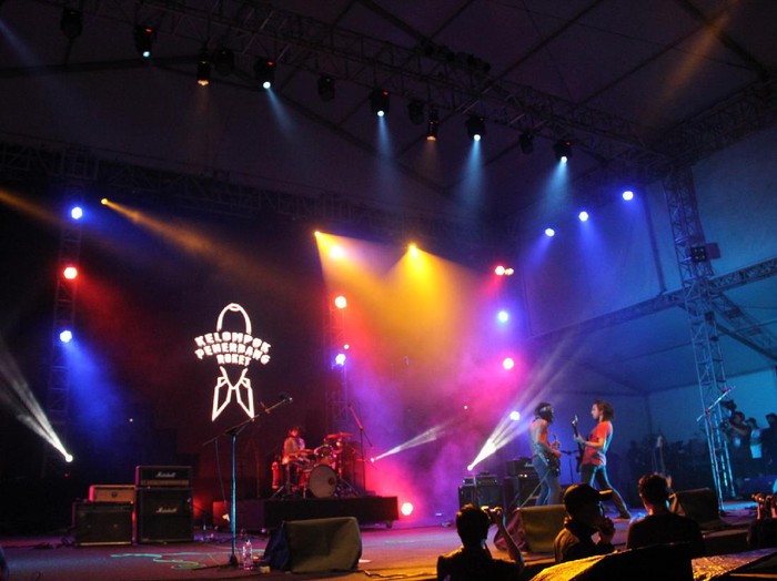 Synchronize Fest Hari Pertama: Semakin Malam, Semakin Membara