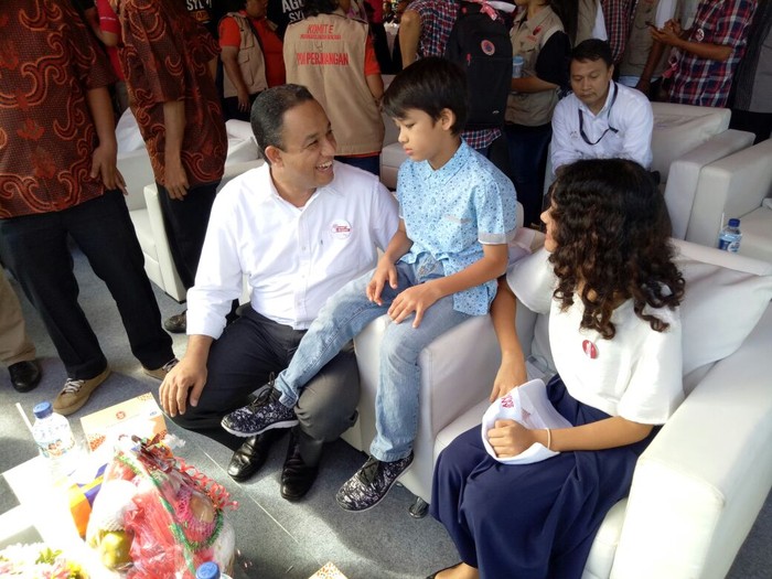 Anies Baswedan Ajak 2 Anaknya Ikut Deklarasi Kampanye Damai di Monas