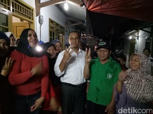 Anies Cerita ke Warga Soal KIP yang Tak Boleh Disebar di Jakarta oleh Ahok