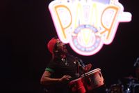 Jenakanya Orkes Moral Pengantar Minum Racun Buat Synchronize Fest Tertawa