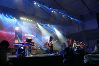 Pure Saturday Ajak Penonton Berdendang di Synchronize Fest 2016