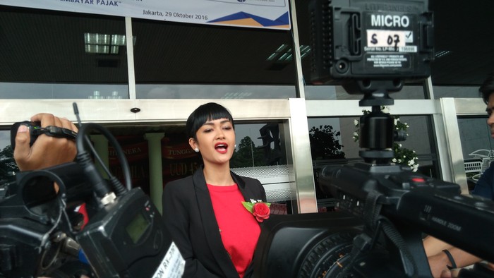 Julia Perez Polisikan Balik Nikita Mirzani