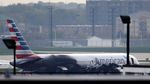 Pesawat American Airlines Terbakar di Chicago