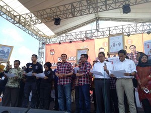 Aksi Istri Agus, Anies dan Djarot Kampanye Sapa Warga Jakarta