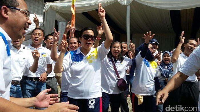 Gaya Sri Mulyani Joget dan Selfie Bareng PNS Kemenkeu di Hari Oeang