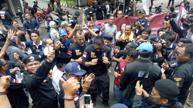 Agus Yudhoyono joget sama pendukung