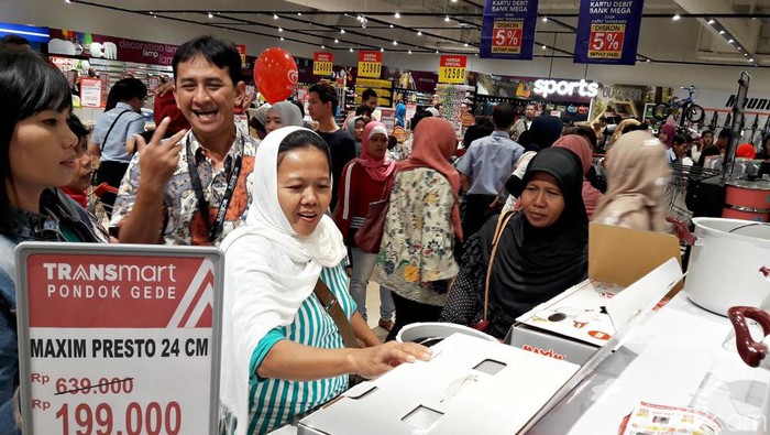 Promo Grand Opening Transmart Carrefour Diserbu Pelanggan