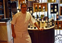 Chef Valentino Valtulina Suguhkan <i>Fettucine Porcini</i> dan <i>Osso Bucco</i> Klasik Italia