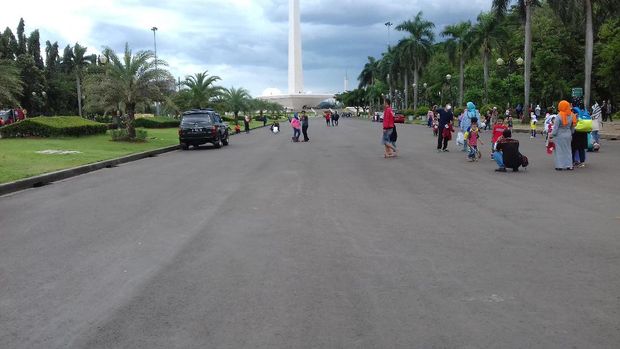 Monas usai pawai