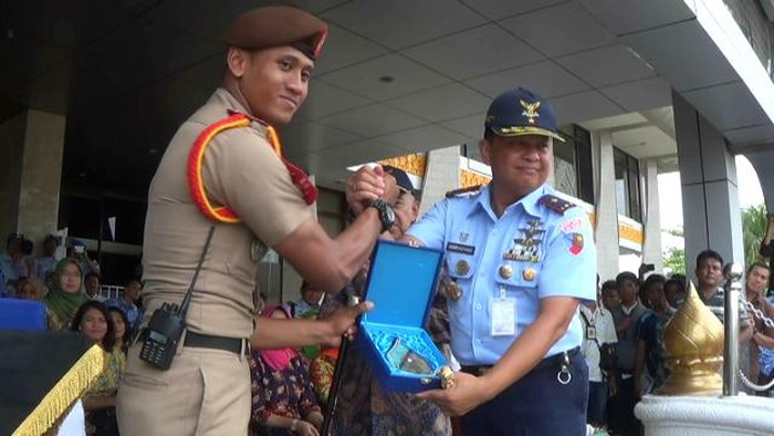 Peringati Hari Sumpah Pemuda, Taruna AAU Gelar Parade Drum Band di Riau