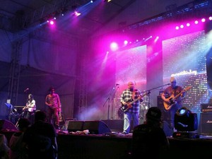 Pure Saturday Ajak Penonton Berdendang di Synchronize Fest 2016