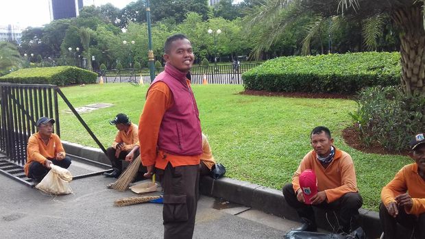 Berkat Mereka, Monas Langsung Bersih Usai Pawai Pilgub DKI