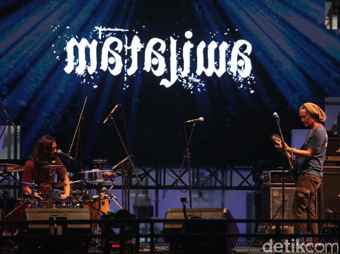 Matajiwa dan Float Semarakkan Sore di Synchronize Fest