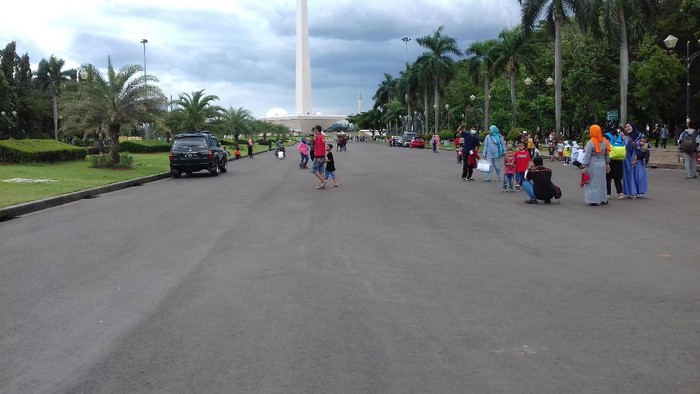 Berkat Mereka, Monas Langsung Bersih Usai Pawai Pilgub DKI
