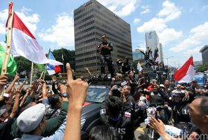Begini Gaya Cagub-Cawagub DKI Pawai Kampanye Damai
